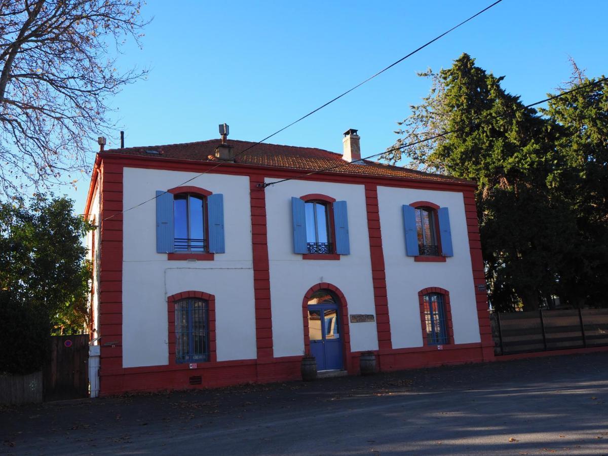 La Gare De Millas Chambres D'Hotes Экстерьер фото