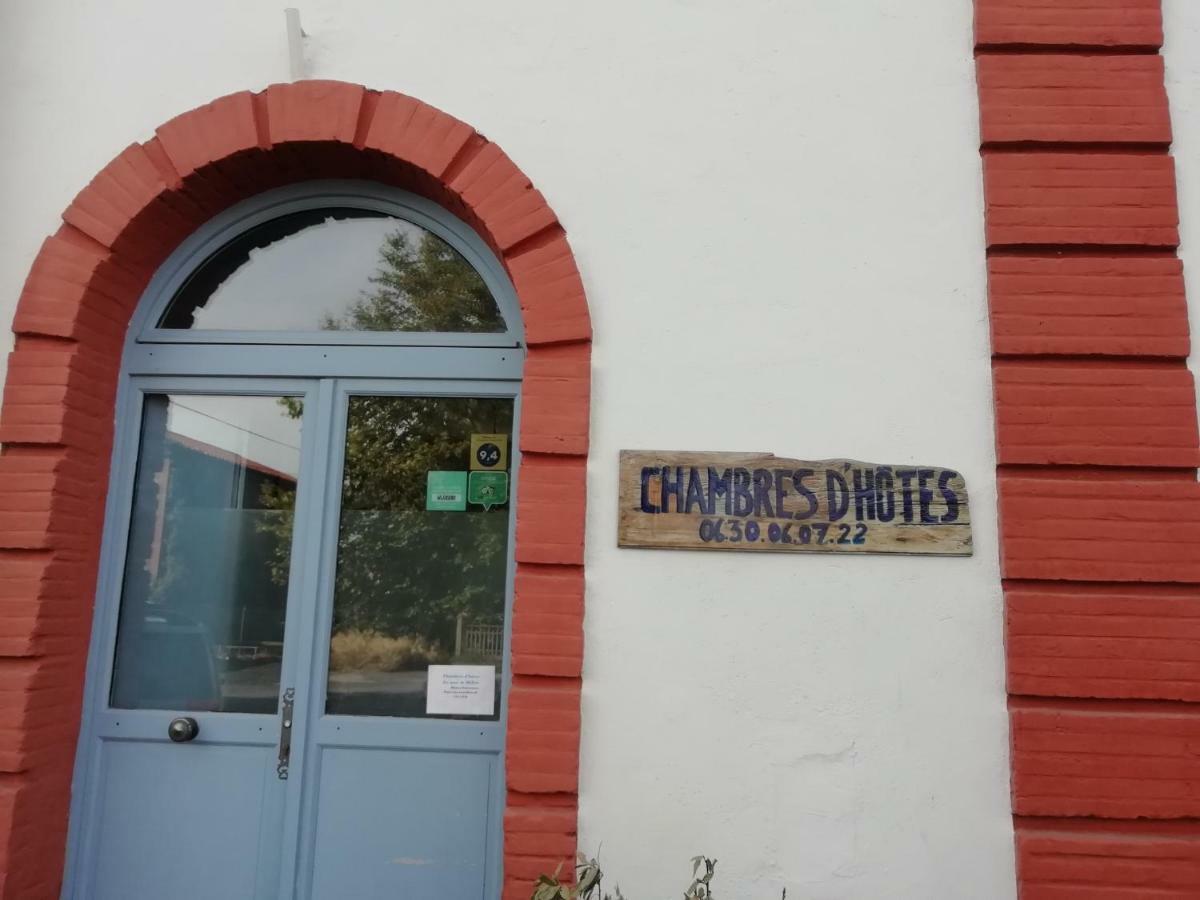 La Gare De Millas Chambres D'Hotes Экстерьер фото